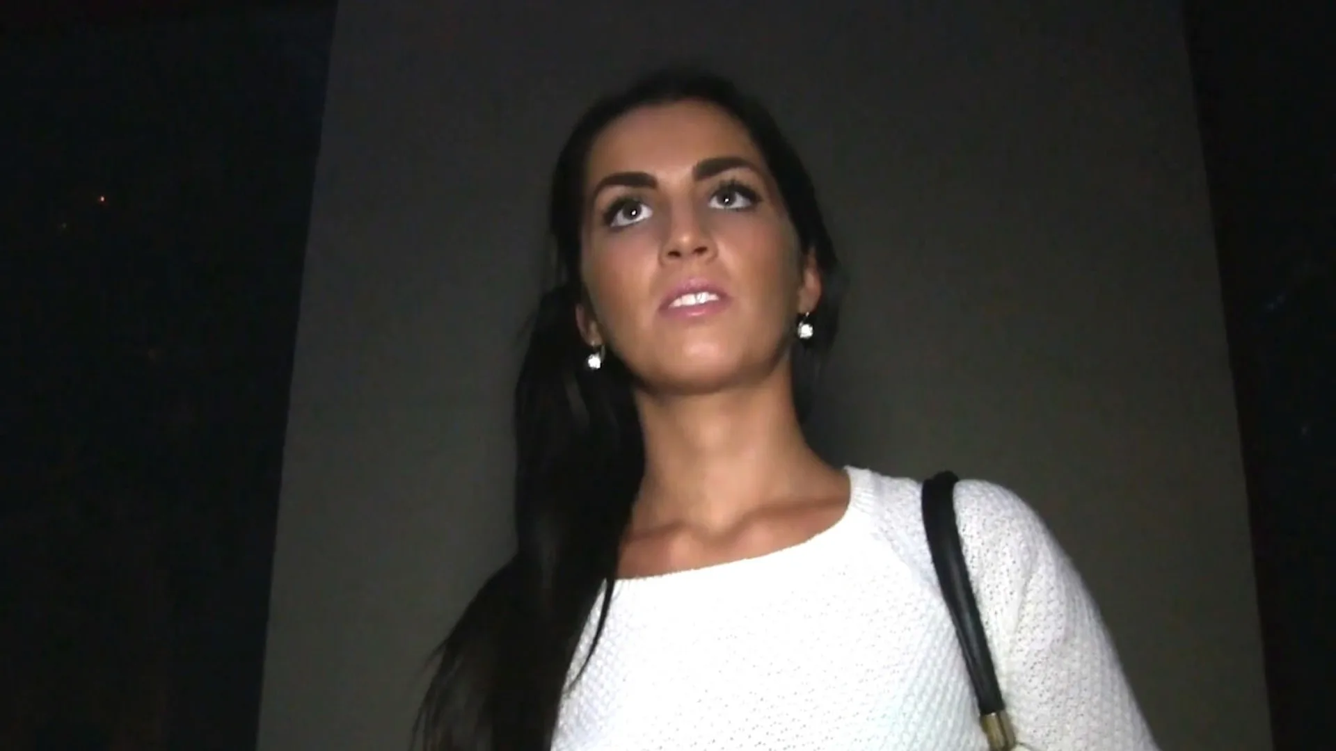 Beautiful slim brunette accepts cash for sex deal - Public Agent